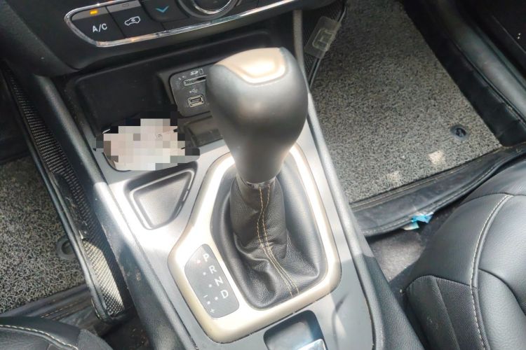 Used Jeep Cherokee 2017 2.4L Leading Edition Gear Lever