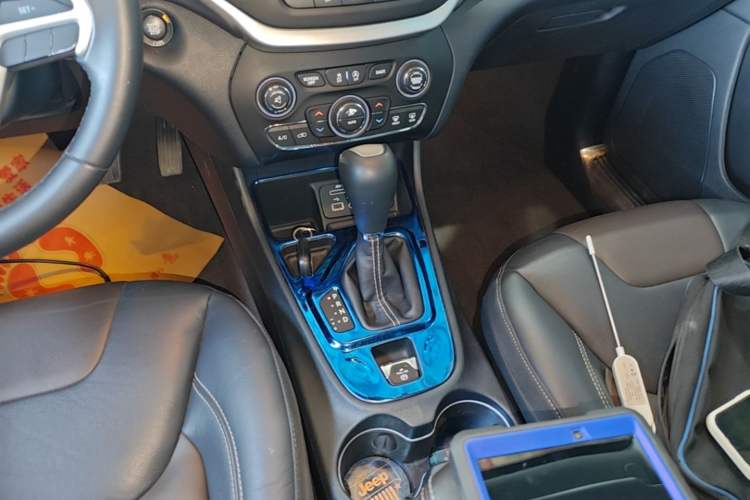 Used Jeep Cherokee 2017 2.0L Superior Edition Gear Lever