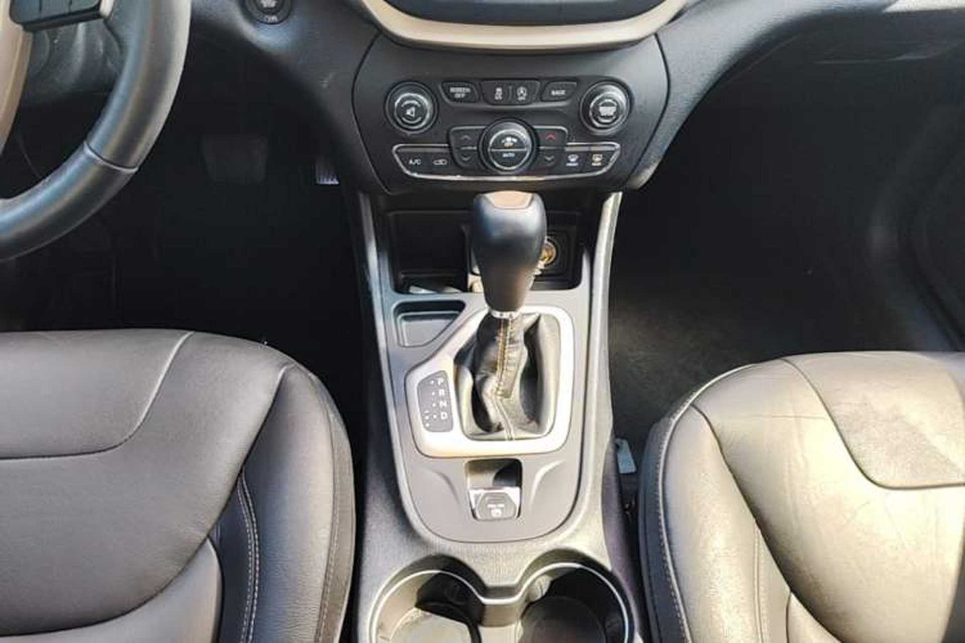Used Jeep Cherokee 2017 2.0L Superior Edition Gear Lever