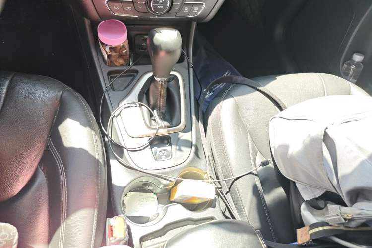 Used Jeep Cherokee 2017 2.4L Leading Smart Edition Gear Lever