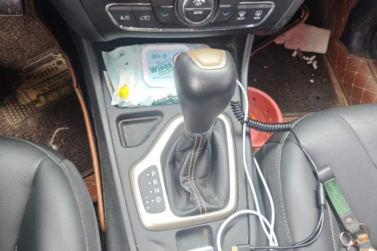 Used Jeep Cherokee 2017 2.0L Superior Edition Gear Lever