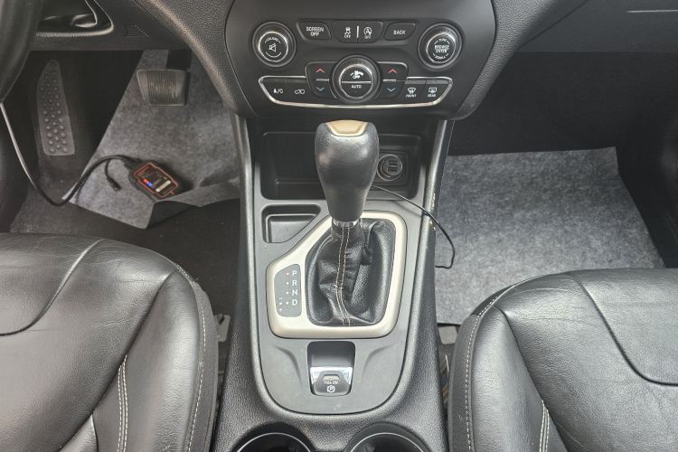 Used Jeep Cherokee 2017 2.0L Superior Edition Gear Lever