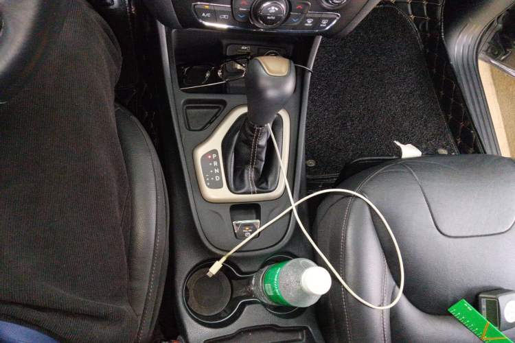Used Jeep Cherokee 2017 2.0L Superior Edition Gear Lever