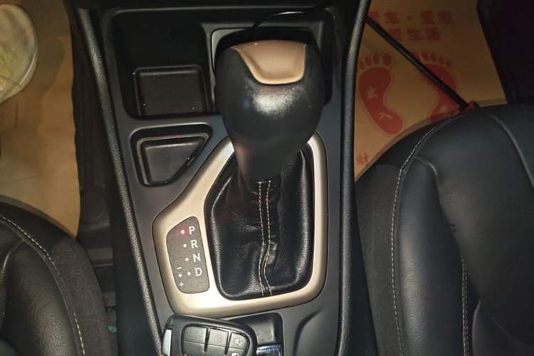 Used Jeep Cherokee 2017 2.4L Leading Smart Edition Gear Lever