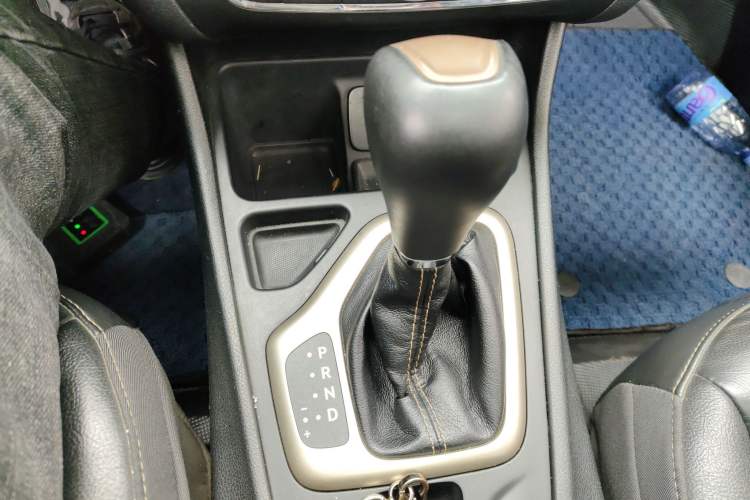 Used Jeep Cherokee 2017 2.0L Superior Edition Gear Lever