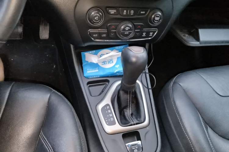 Used Jeep Cherokee 2017 2.0L Superior Edition Gear Lever