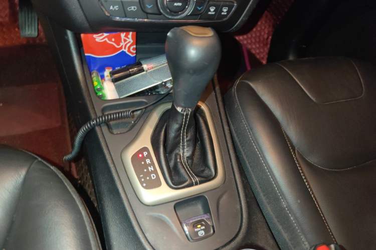 Used Jeep Cherokee 2017 2.0L Superior Edition Gear Lever