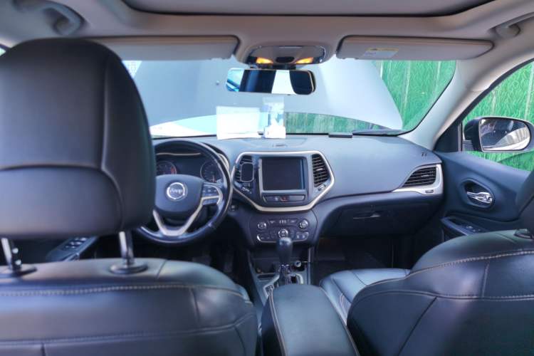 Used Jeep Cherokee 2017 2.0L Superior Edition Headliner