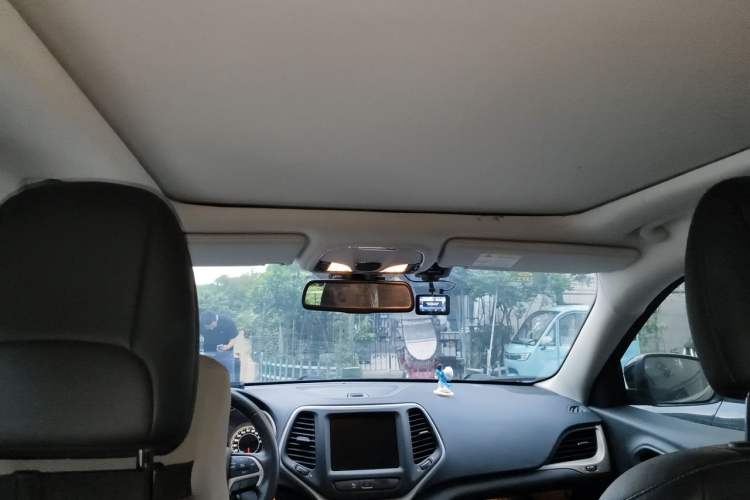 Used Jeep Cherokee 2017 2.0L Superior Edition Headliner