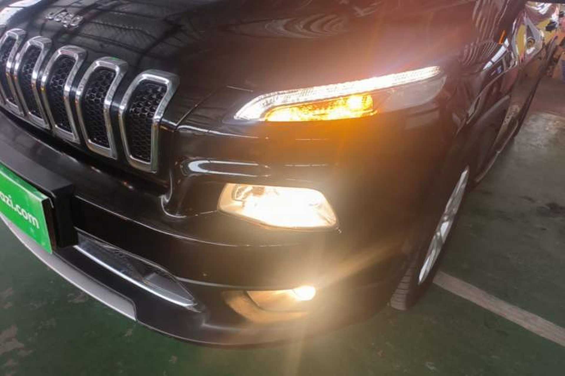 Used Jeep Cherokee 2017 2.0L Superior Edition Left Front Headlight