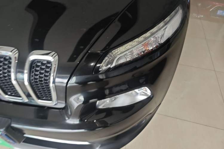 Used Jeep Cherokee 2017 2.0L Superior Edition Left Front Headlight