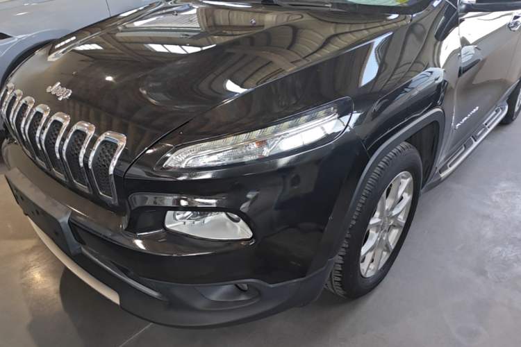 Used Jeep Cherokee 2017 2.0L Superior Edition Left Front Headlight