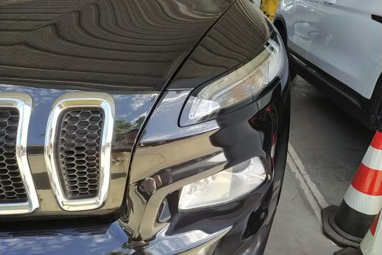 Used Jeep Cherokee 2017 2.0L Superior Edition Left Front Headlight