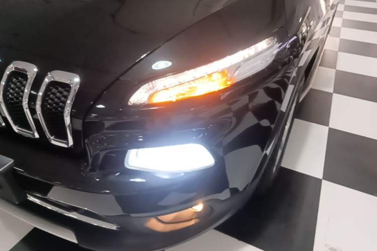 Used Jeep Cherokee 2017 2.0L Superior Edition Left Front Headlight