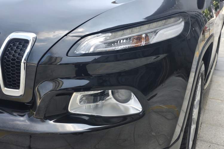 Used Jeep Cherokee 2017 2.0L Superior Edition Left Front Headlight