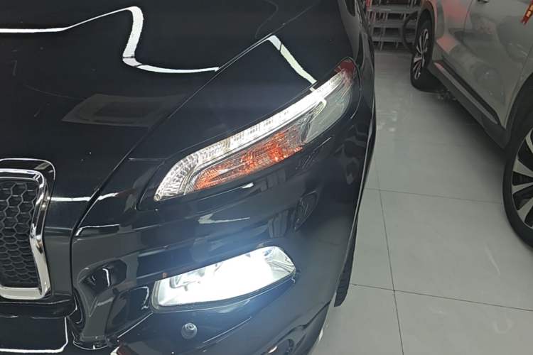 Used Jeep Cherokee 2017 2.4L Professional Edition Left Front Headlight
