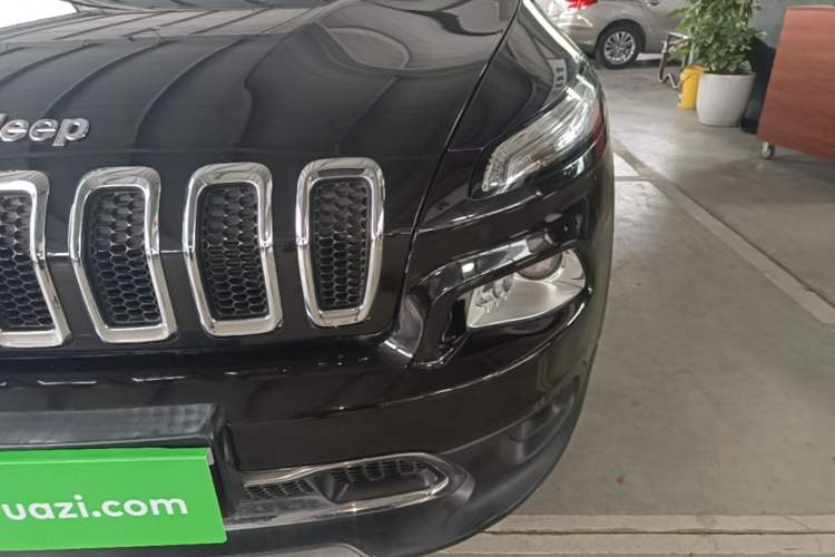 Used Jeep Cherokee 2017 2.0L Superior Edition Left Front Headlight