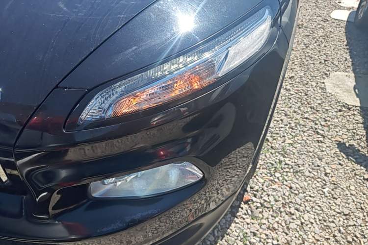 Used Jeep Cherokee 2017 2.0L Superior Edition Left Front Headlight