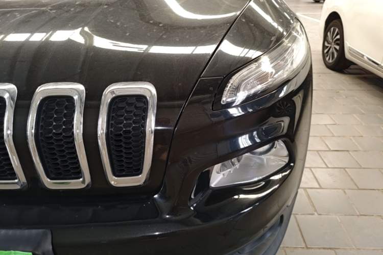 Used Jeep Cherokee 2017 2.0L Superior Edition Left Front Headlight