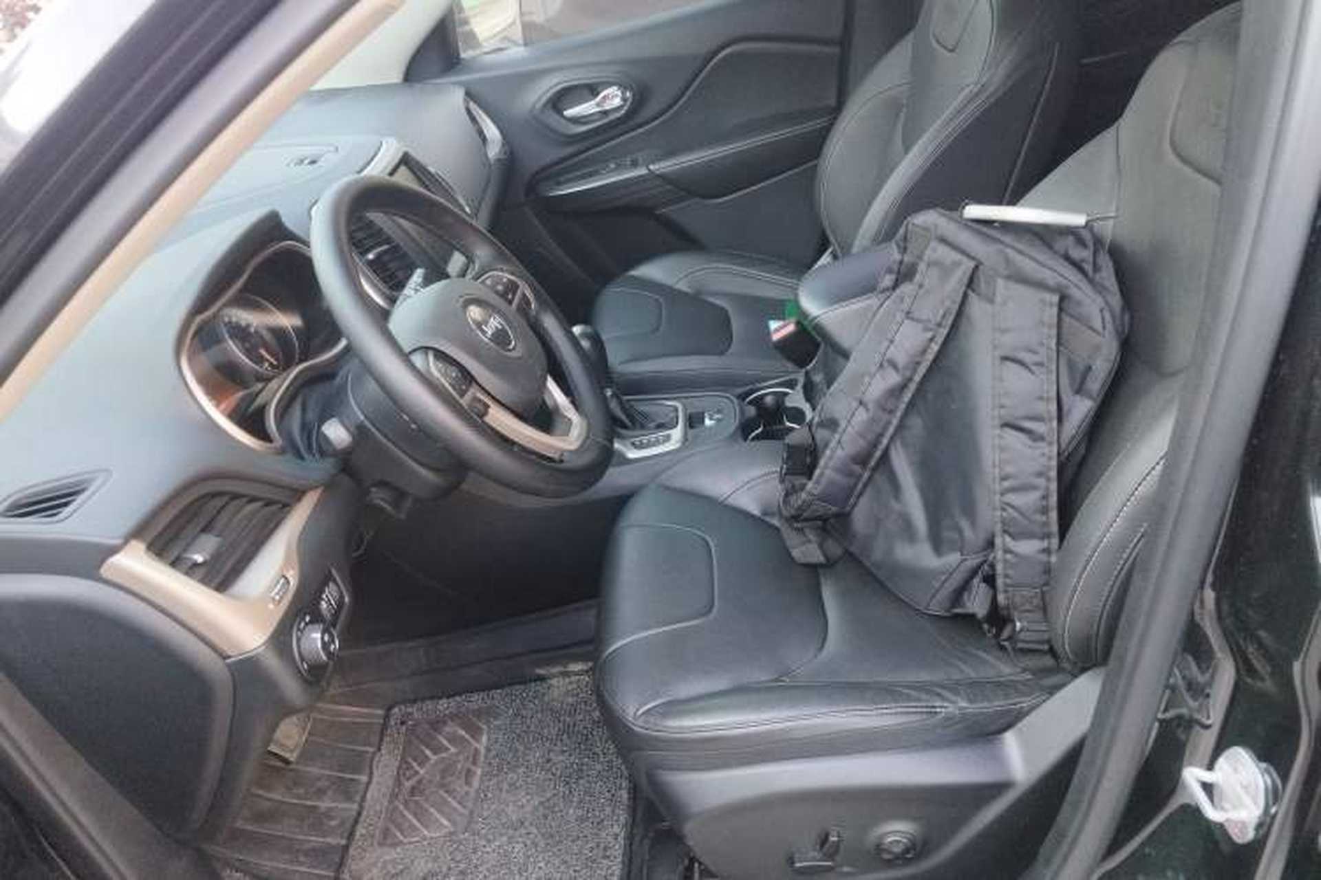 Used Jeep Cherokee 2017 2.4L Leading Smart Edition Left Front Seat