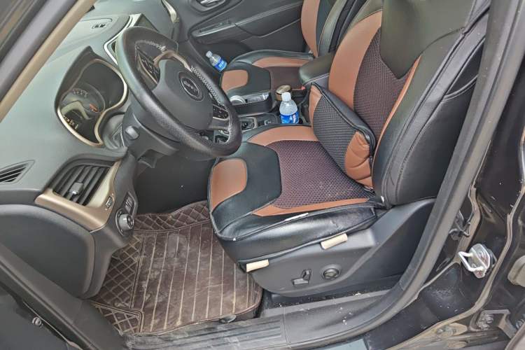 Used Jeep Cherokee 2017 2.4L Leading Edition Left Front Seat