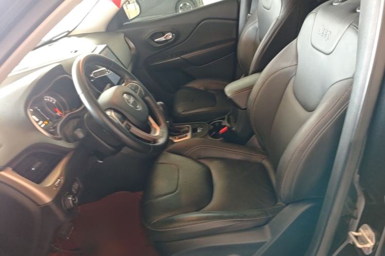 Used Jeep Cherokee 2017 2.4L Leading Edition Left Front Seat