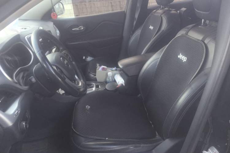 Used Jeep Cherokee 2017 2.4L Professional Smart Edition Left Front Seat