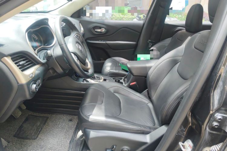 Used Jeep Cherokee 2017 2.4L Leading Edition Left Front Seat
