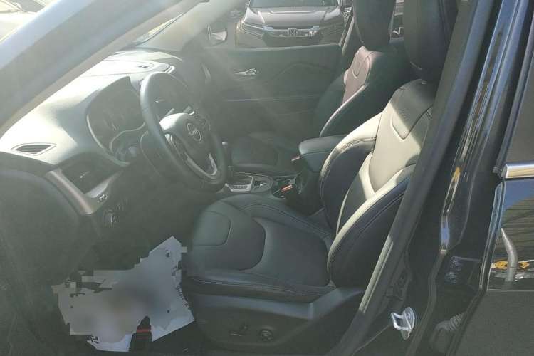 Used Jeep Cherokee 2017 2.4L Excellence Edition Left Front Seat