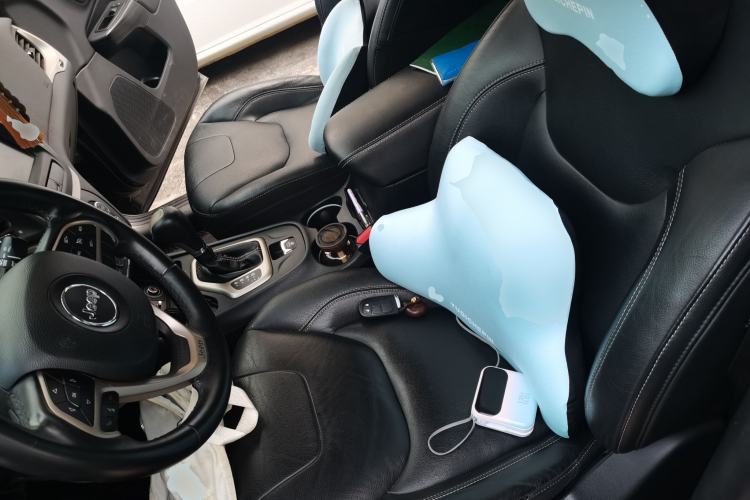 Used Jeep Cherokee 2017 2.0L Superior Edition Left Front Seat