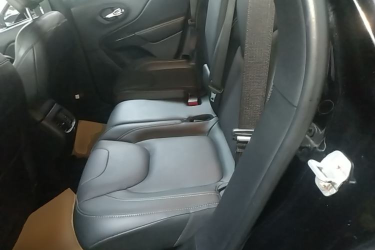 Used Jeep Cherokee 2017 2.0L Superior Edition Left Rear Seat