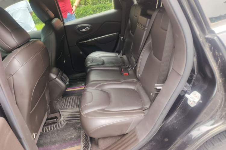 Used Jeep Cherokee 2017 2.0L Superior Edition Left Rear Seat