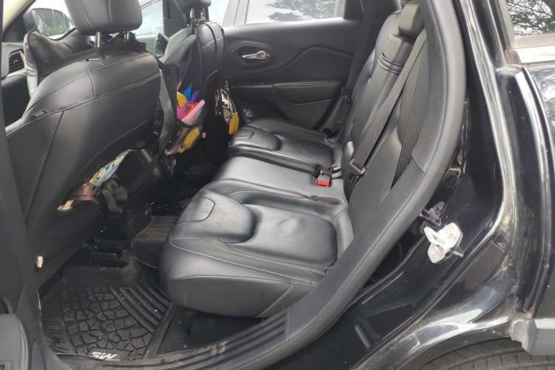 Used Jeep Cherokee 2017 2.0L Superior Edition Left Rear Seat