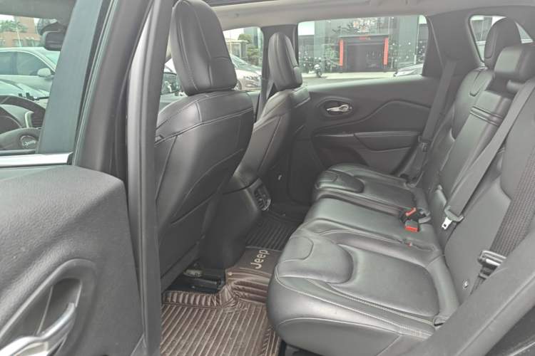 Used Jeep Cherokee 2017 2.4L Leading Smart Edition Left Rear Seat