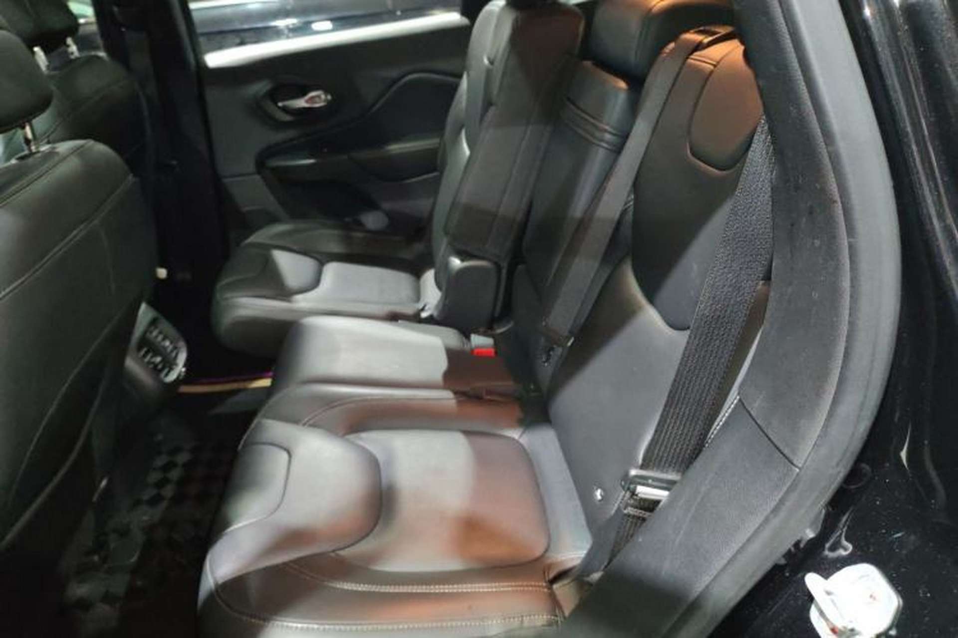 Used Jeep Cherokee 2017 2.4L Leading Edition Left Rear Seat