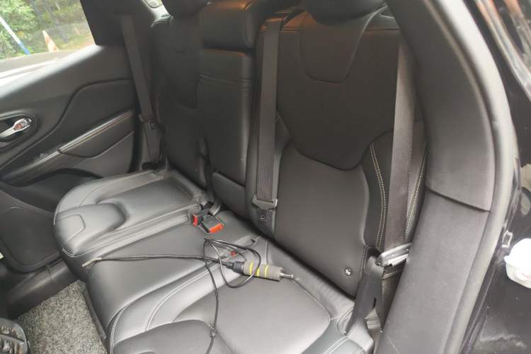 Used Jeep Cherokee 2017 2.4L Leading Smart Edition Left Rear Seat