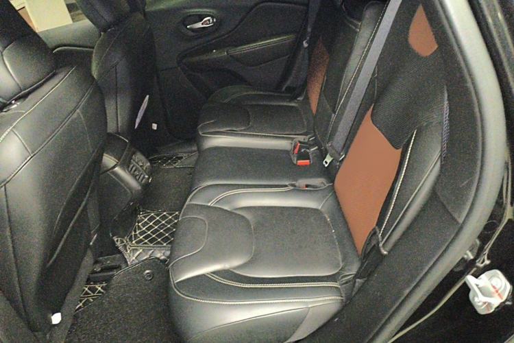 Used Jeep Cherokee 2017 2.0L Superior Edition Left Rear Seat