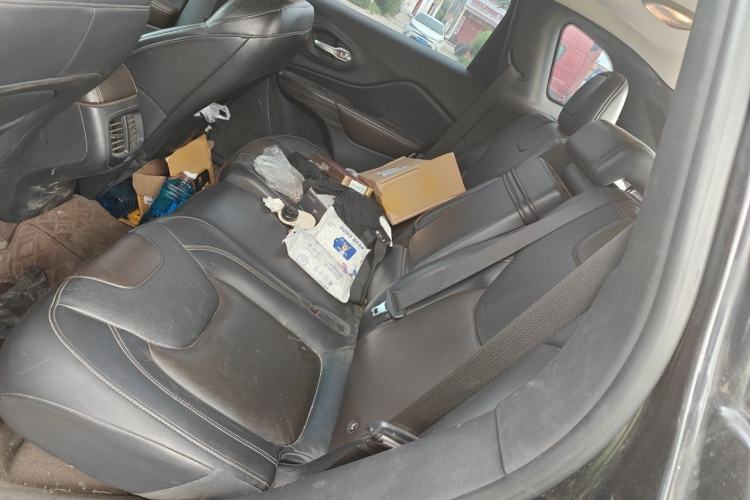 Used Jeep Cherokee 2017 2.4L Leading Edition Left Rear Seat
