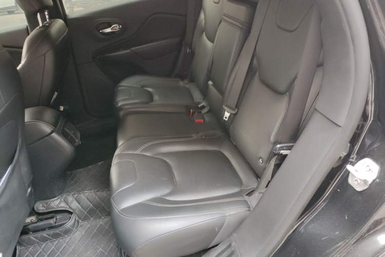 Used Jeep Cherokee 2017 2.4L Leading Smart Edition Left Rear Seat