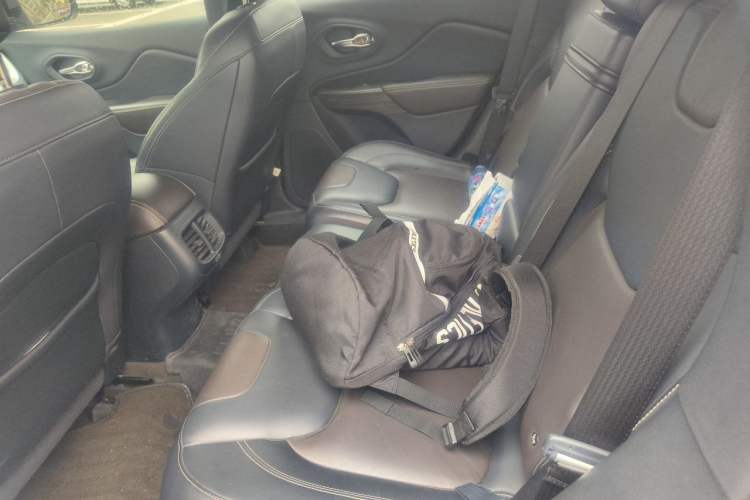Used Jeep Cherokee 2017 2.4L Leading Smart Edition Left Rear Seat