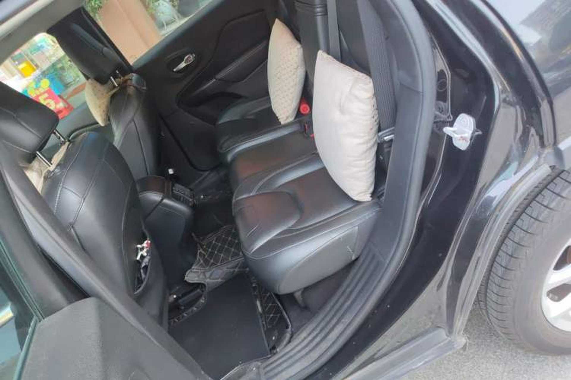 Used Jeep Cherokee 2017 2.4L Leading Edition Left Rear Seat