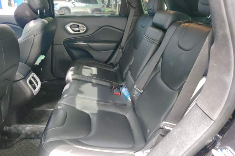 Used Jeep Cherokee 2017 2.0L Superior Edition Left Rear Seat