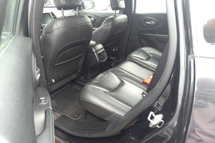 Used Jeep Cherokee 2017 2.0L Superior Edition Left Rear Seat