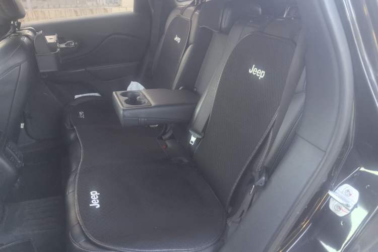 Used Jeep Cherokee 2017 2.4L Professional Smart Edition Left Rear Seat