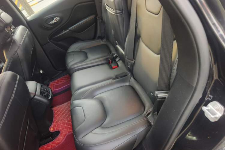 Used Jeep Cherokee 2017 2.4L Professional Smart Edition Left Rear Seat