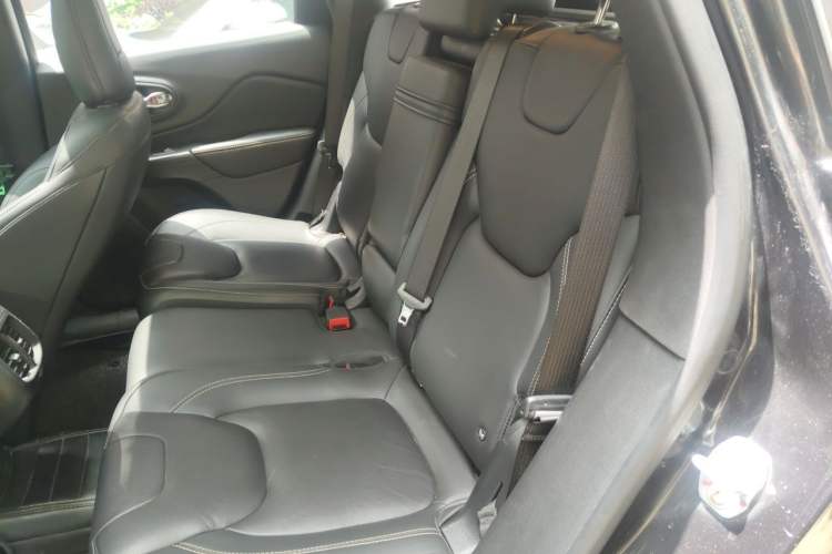 Used Jeep Cherokee 2017 2.4L Leading Edition Left Rear Seat