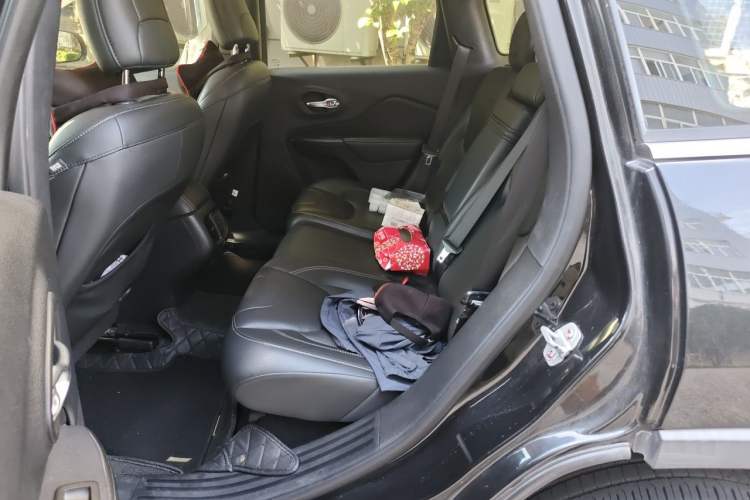Used Jeep Cherokee 2017 2.4L Leading Smart Edition Left Rear Seat