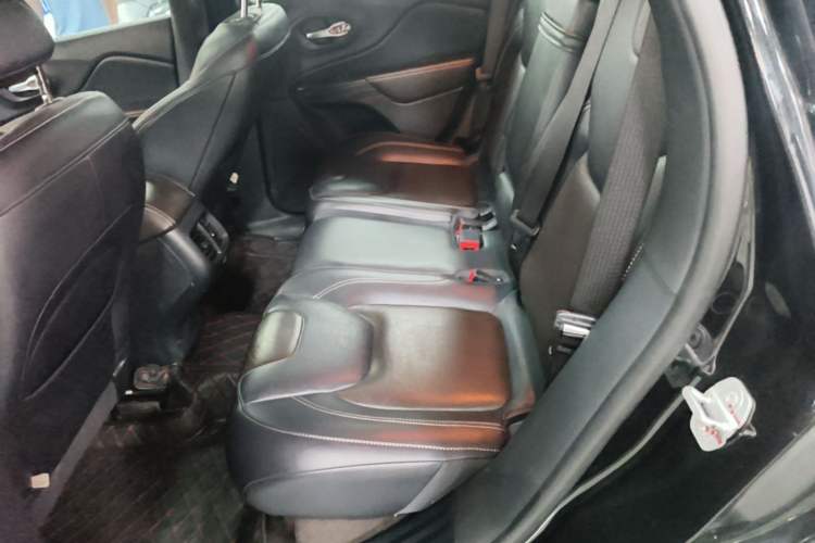 Used Jeep Cherokee 2017 2.4L Leading Edition Left Rear Seat