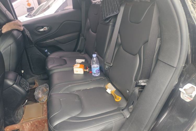 Used Jeep Cherokee 2017 2.0L Superior Edition Left Rear Seat