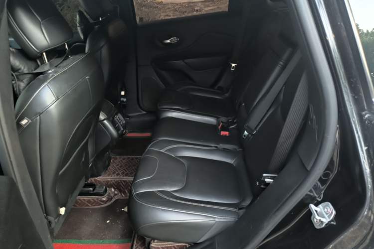 Used Jeep Cherokee 2017 2.4L Leading Smart Edition Left Rear Seat